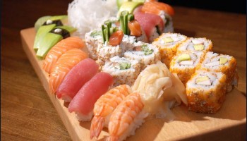 sushi comida japonesa