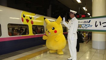 Smile Express Pikachu | ChikiOtaku